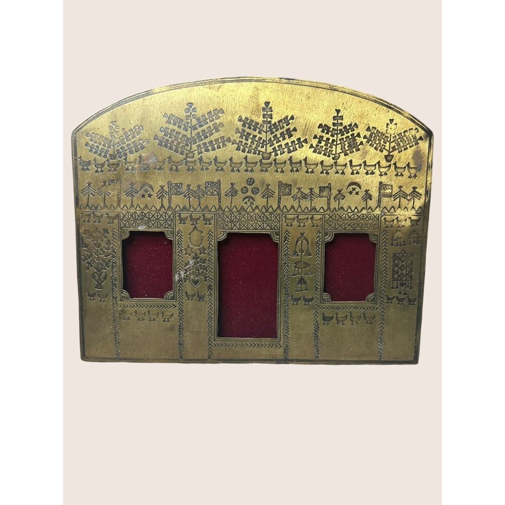 🖼️ VTG TRIPTYCH 3 PICTURE PHOTO MEMORIAL FRAME TRAVEL ALTAR BRASS 5.5" x 6.85"
